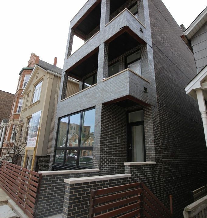 1st image of 1543 W Augusta Blvd APT 3