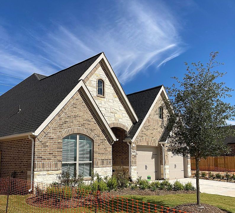 2nd image of 29614 Mahogany View Ln