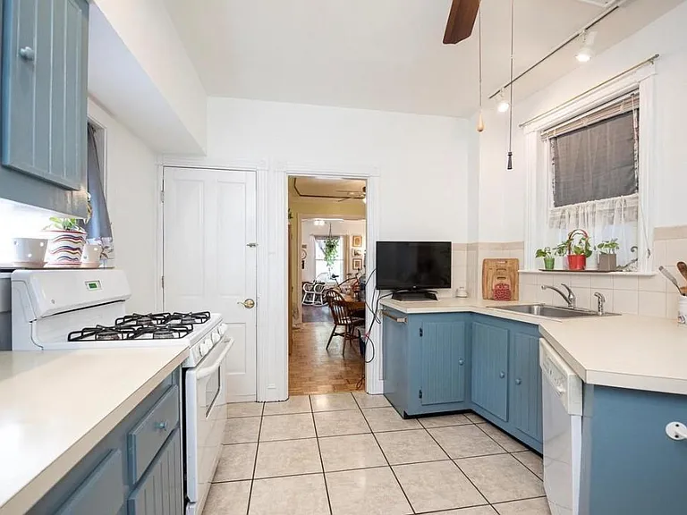 505 Washington Ave #1 — Photo 10