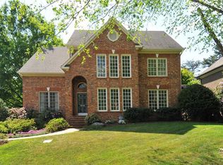 5213 Huntscroft Ct, Winston Salem, NC 27106