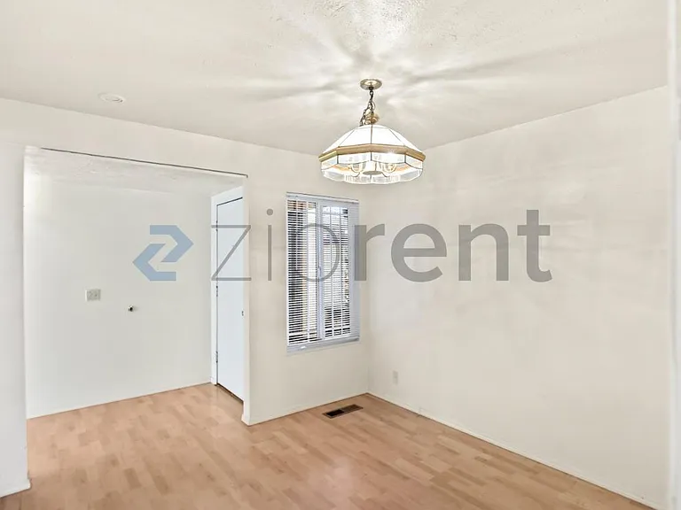 669 Shirecrest Ct — Photo 17
