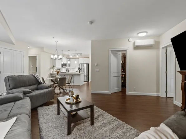 20376 86th Ave #208, Langley, BC V2Y 1Z5