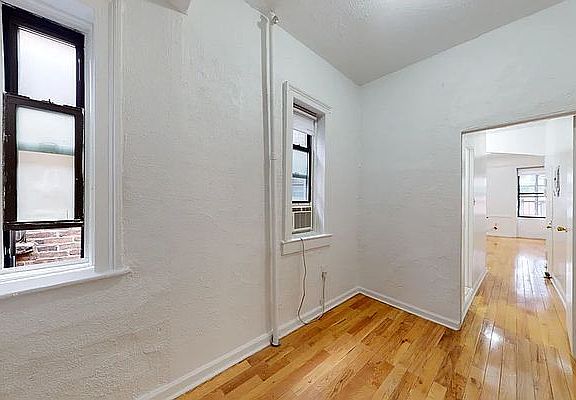 5th image of 435 W 46th St APT 5FE