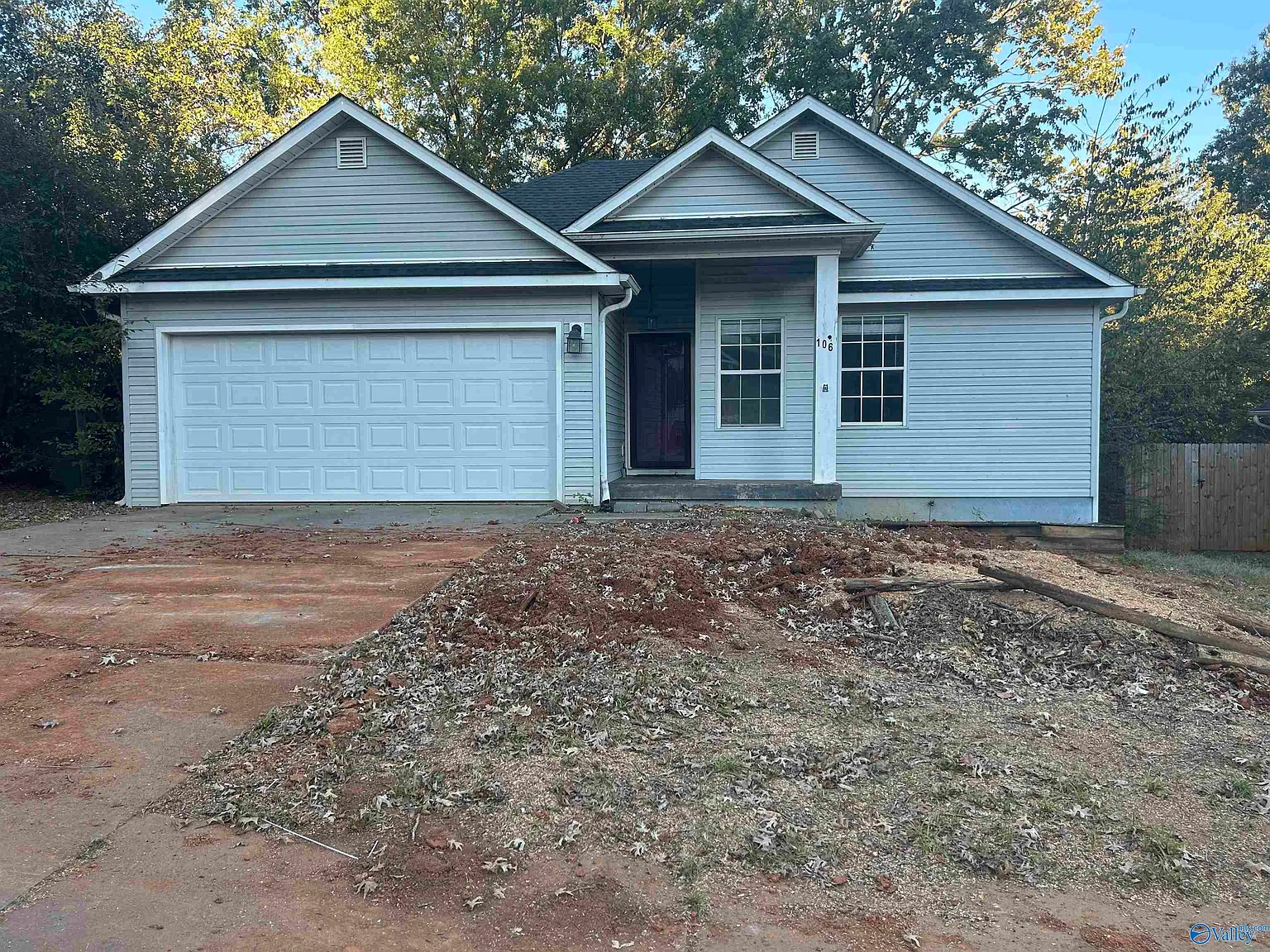 4 bed, 1600 sqft, $1,875 — Photo 1