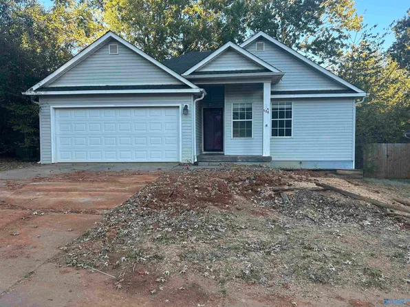 106 River Oaks Dr, Madison, AL 35758
