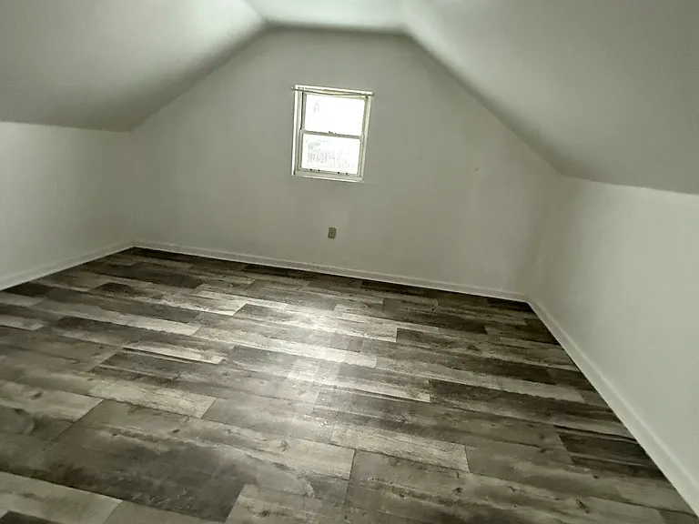 126 Benton St N #1/2 — Photo 7