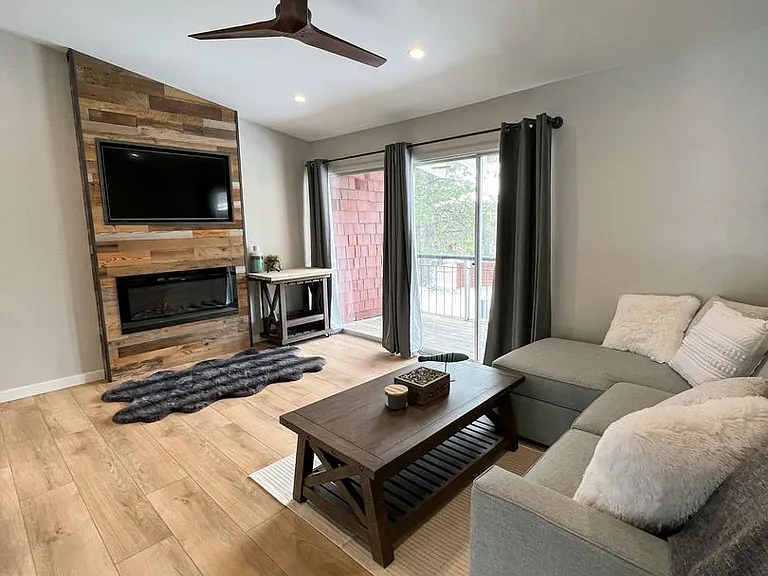 7610 N Lake Blvd #30 — Photo 8