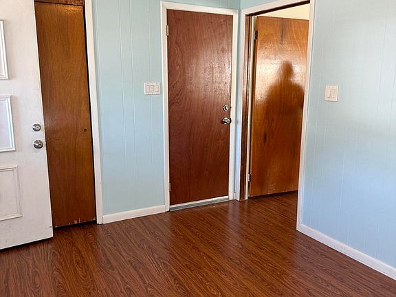 3rd image of 14 Harrington Dr S