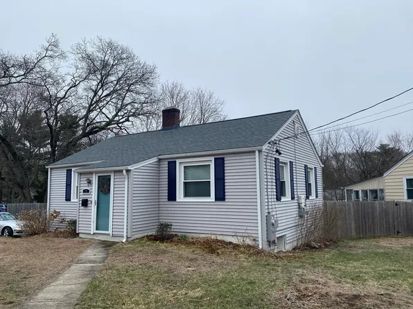 23 Sand Hill Dr, North Kingstown, RI 02852