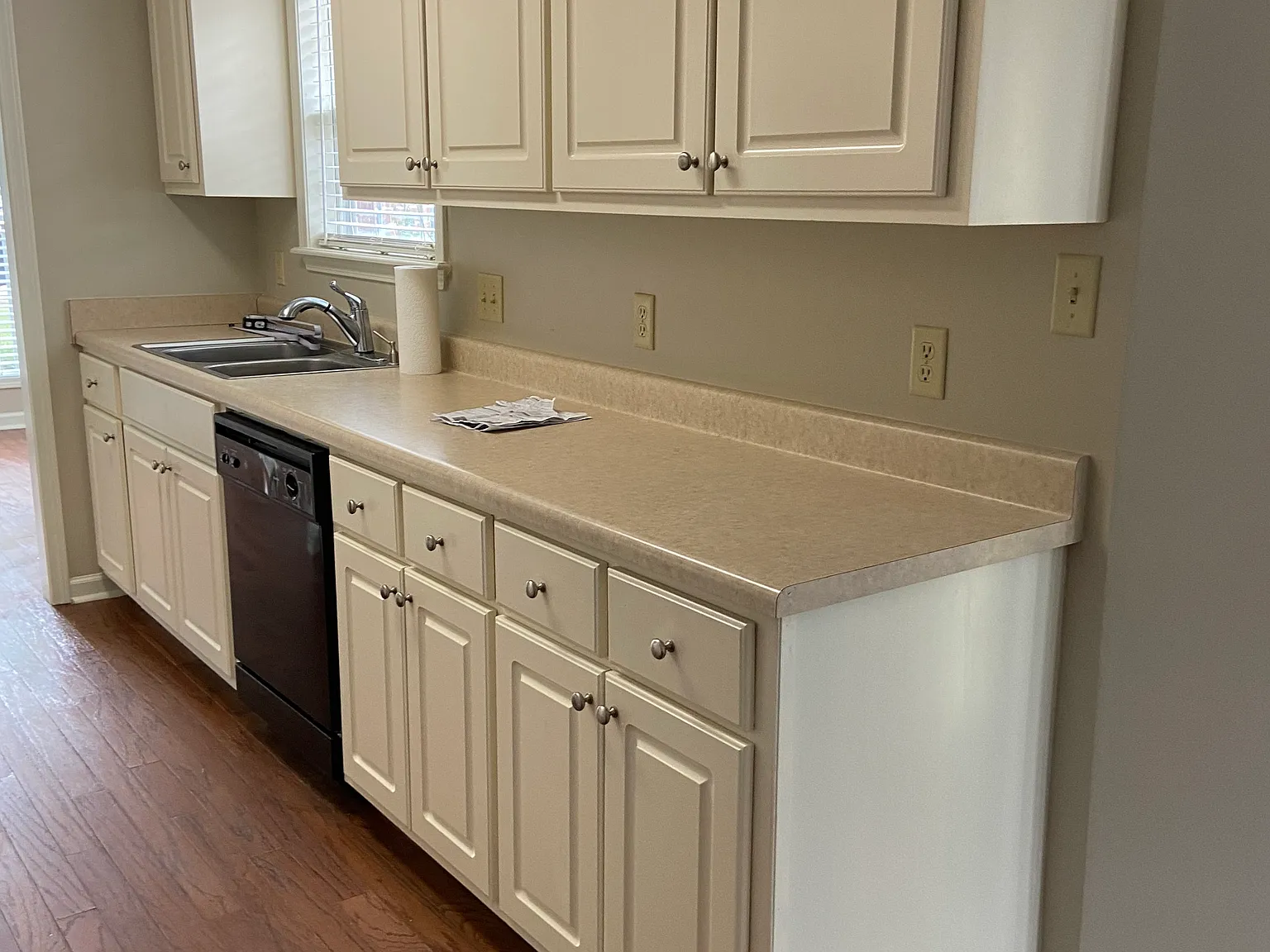 3 bed, 1500 sqft, $2,000 — Photo 3
