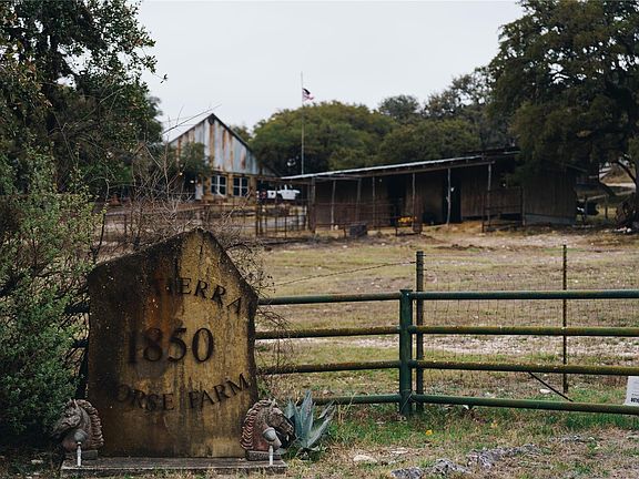 3rd image of 1850 W Ranch Road 337