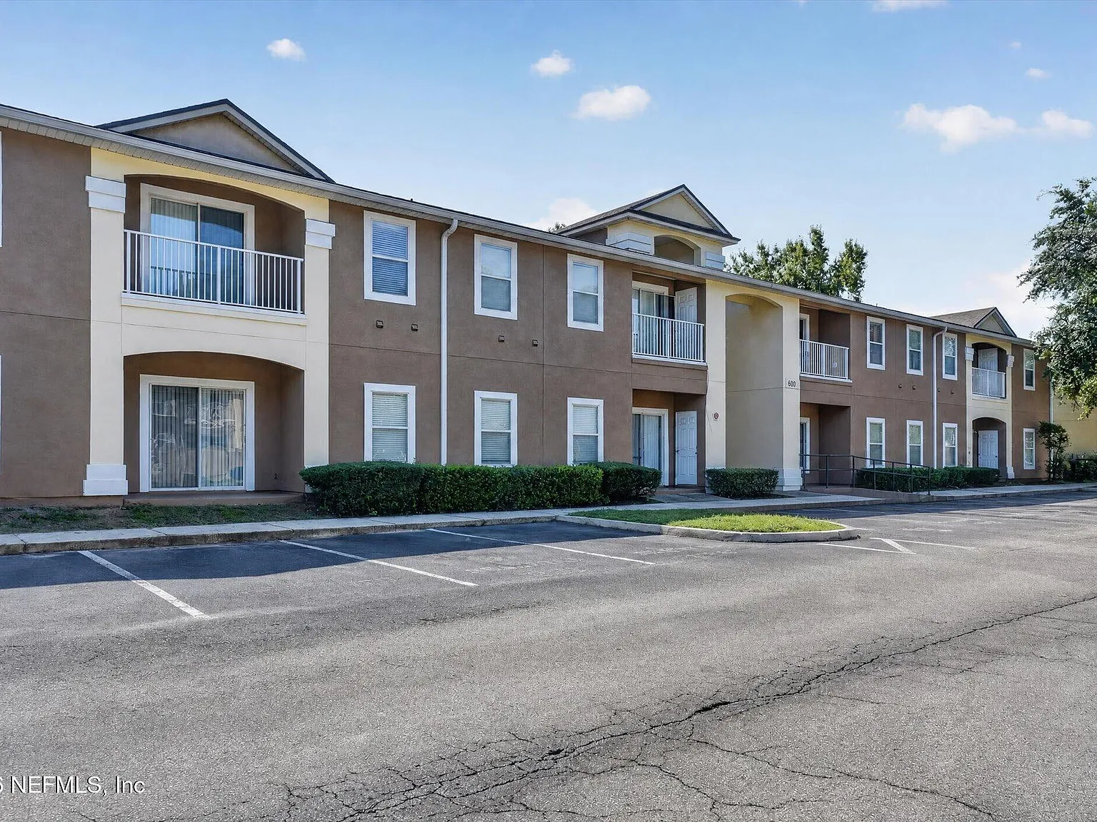 2 bed, 2.0 bath, 940 sqft, $1,250 — Photo 3