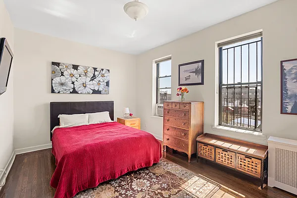 Sold by Compass | media 5