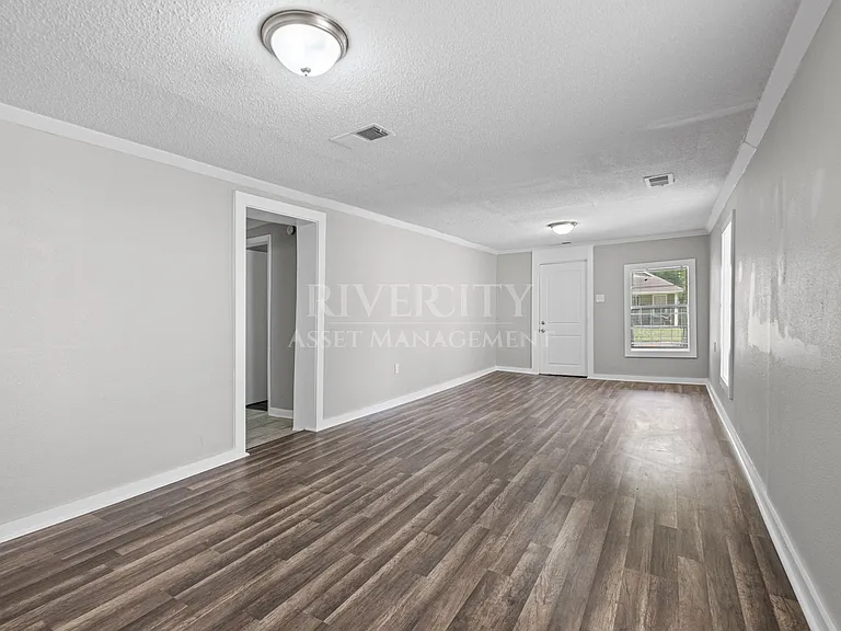1580 Oriole St — Photo 7