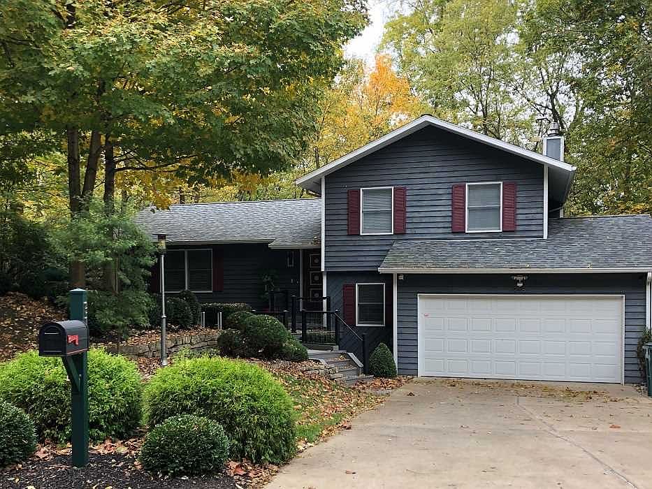 1st image of 916 Hidden Valley Dr