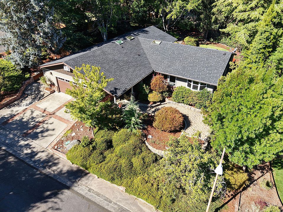 1st image of 76 Monterey Dr