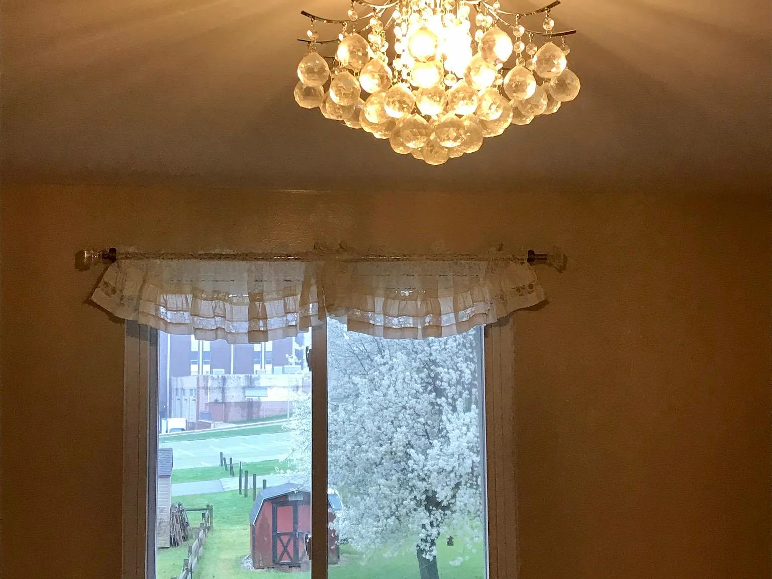 3 bed, 1880 sqft, $2,450 — Photo 4
