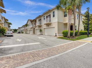 99 Palm Ln, Royal Palm Beach, FL 33411