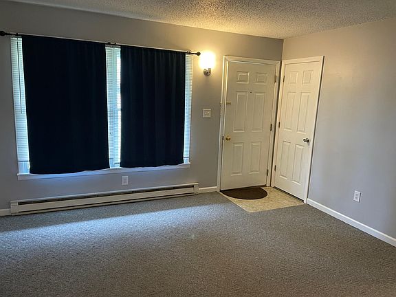 2nd image of 405 Willow St #B