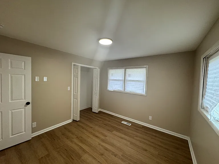 21 Apache St — Photo 9