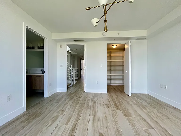 1000 99th St #3 — Photo 16