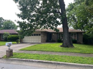 1462 S Lovers Ln, Springfield, MO 65804