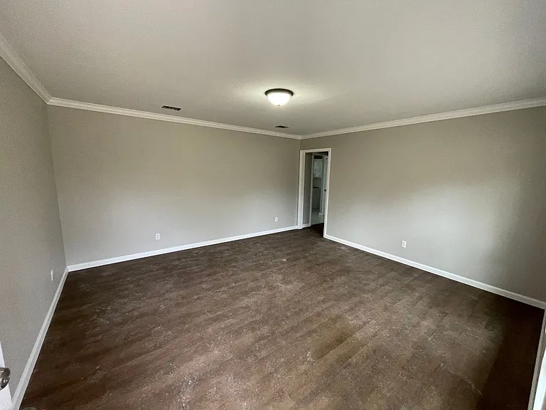 4201 Lamar Ave — Photo 5