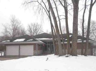 1210 Dunkirk Ln N, Plymouth, MN 55447