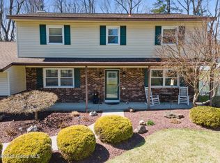 5 Cherry Hills Ct, Clifton Park, NY 12065