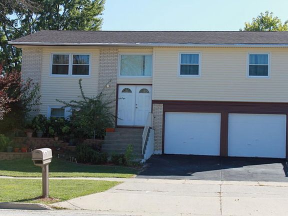 2nd image of 1679 Bicek Dr