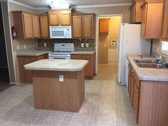 3rd image of 4645 Oak St