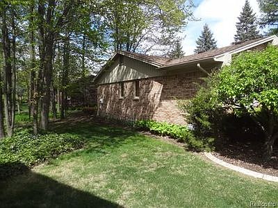 3rd image of 18823 Shrewsbury Dr