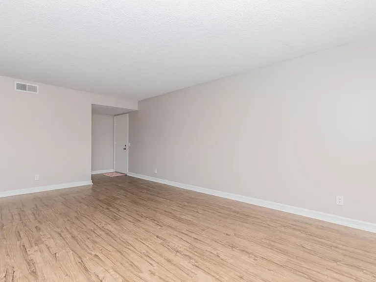 The Dylan Apartments — Photo 44
