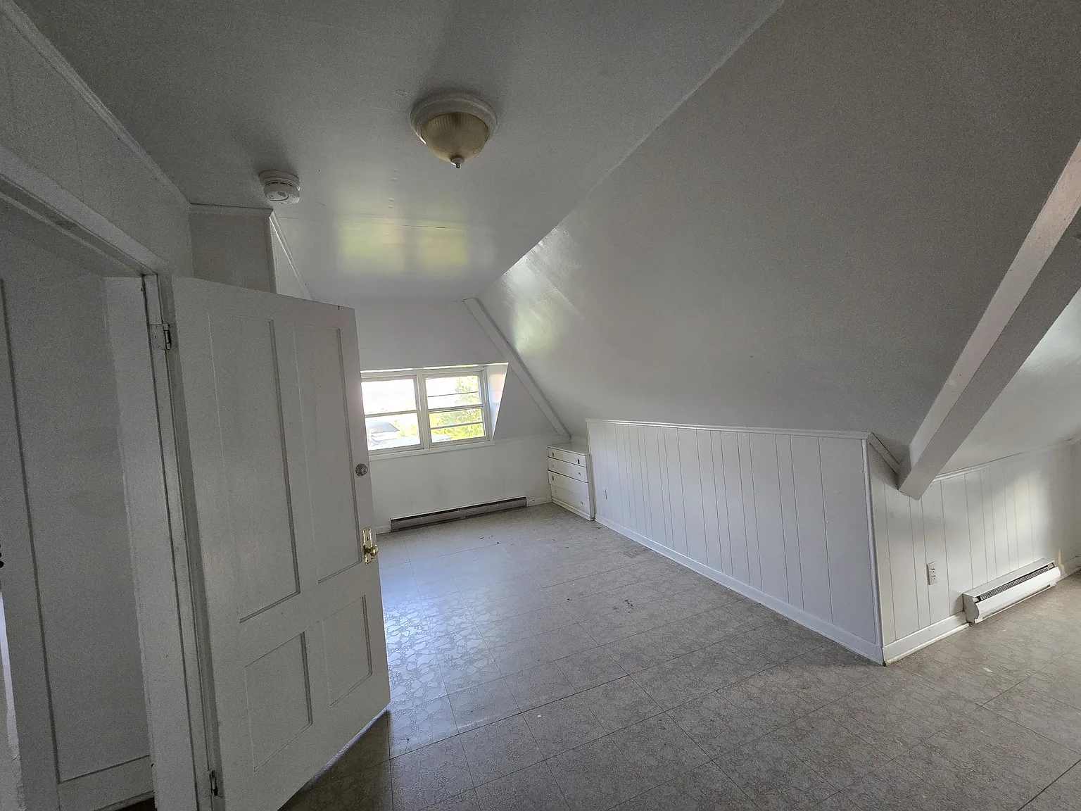 3 bed, 2000 sqft, $3,300 — Photo 2