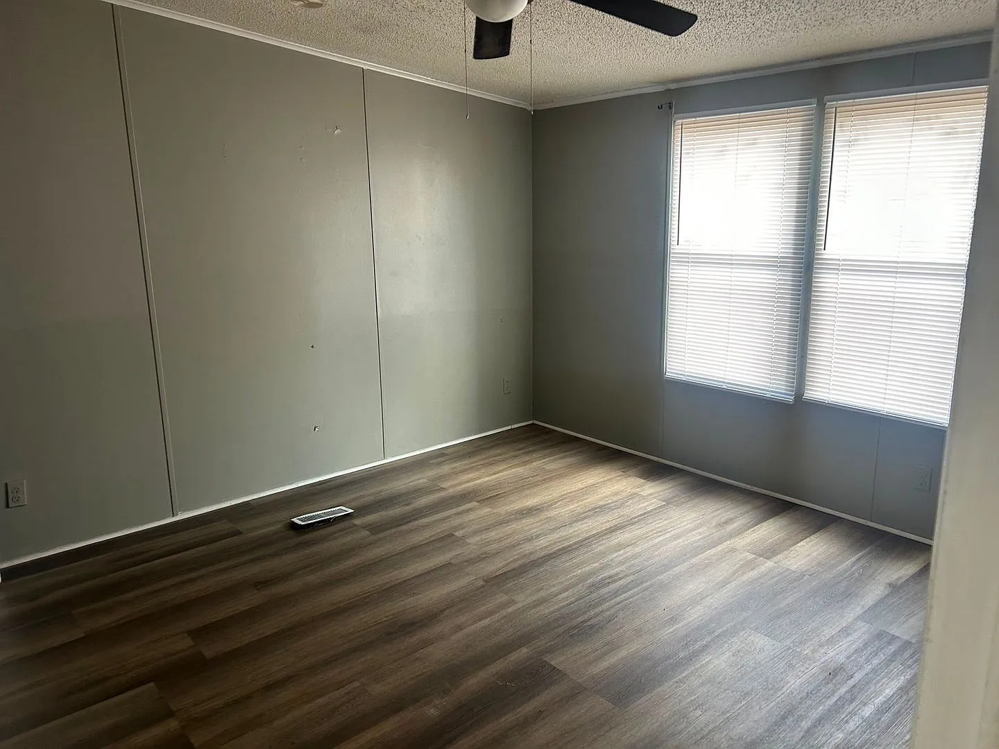 Beautiful Rental Home in Hope Mills 5498 Parkton Rd — Photo 4