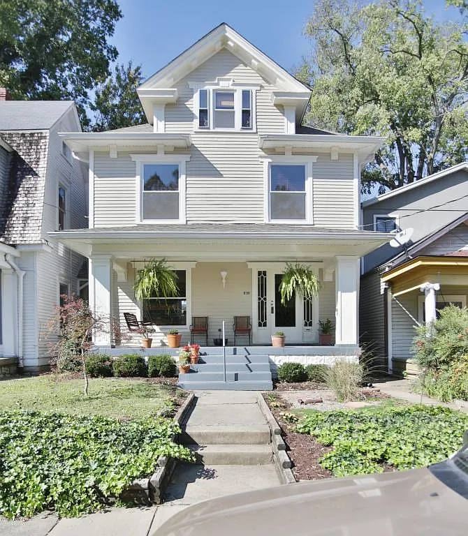 1803 Rosewood Ave photo 1