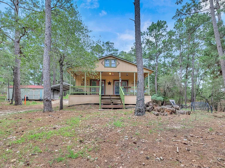 928 Moccasin Trl — Photo 1