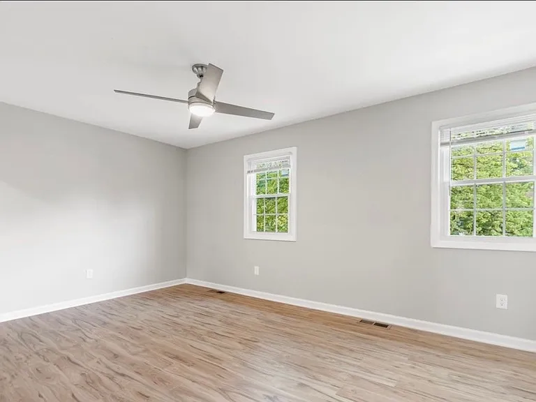 McFarland Dr — Photo 14