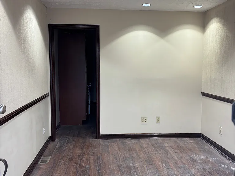 138 Broadway St #B — Photo 4