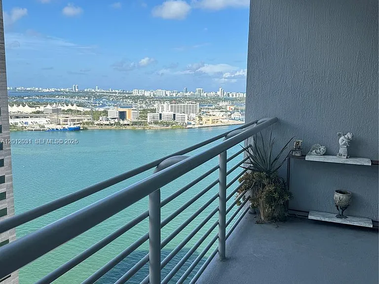 335 Biscayne Blvd #2900 — Photo 30