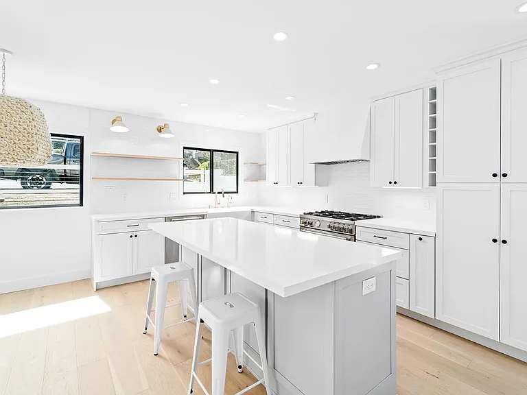 2404 N Poinsettia Ave — Photo 11