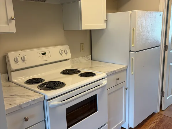 410 Portland St APT G, Rochester, NH 03867