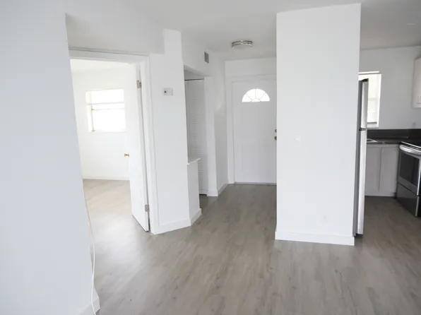 9911 Sandalfoot Blvd, Boca Raton, FL