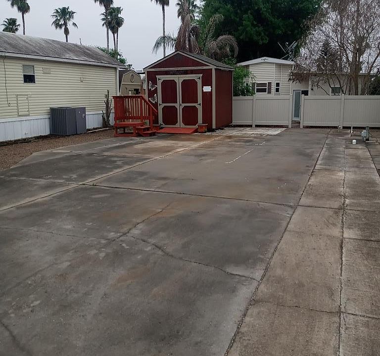 2nd image of 17 Rio Bravo Dr