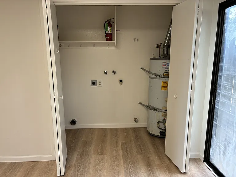 1808 Colorado Ave — Photo 8