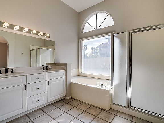 4th image of 2149 E Nantuckett Dr