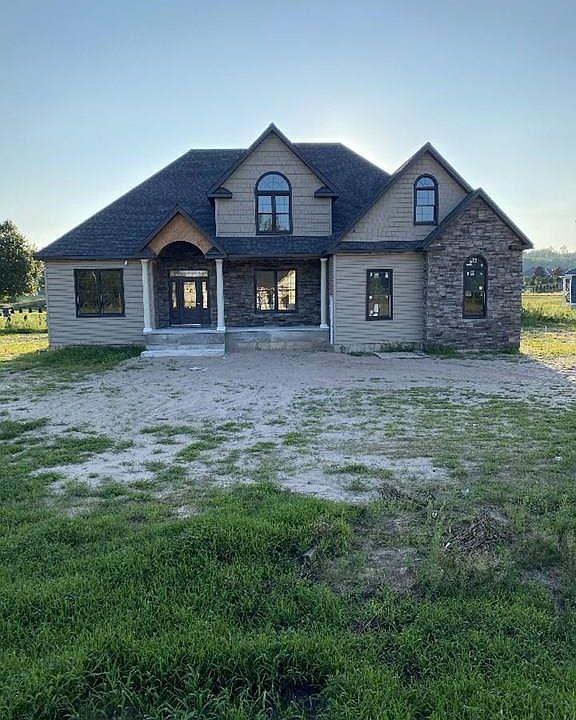 2nd image of 4 Sawgrass Ln