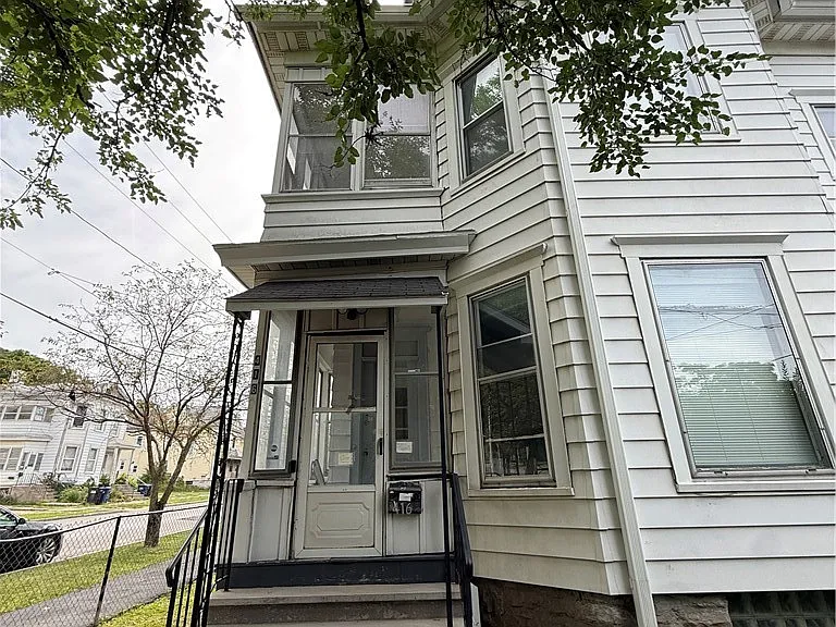 416 Danforth St #1F — Photo 1