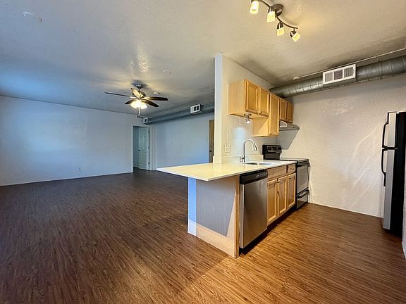 4th image of 625 E Armour Blvd #629-3E
