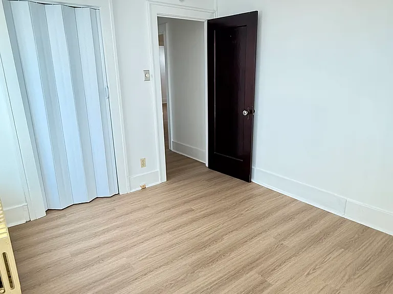53 Fleetwood Ave — Photo 5